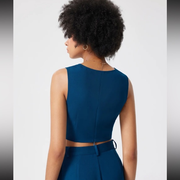 Blue top - Picture 3 of 7